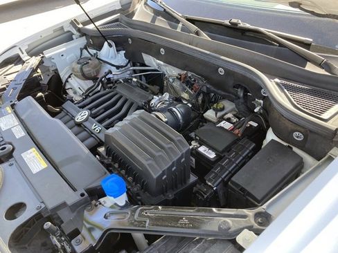 Used 2021 Volkswagen Atlas Cross Sport SEL R-Line image 47