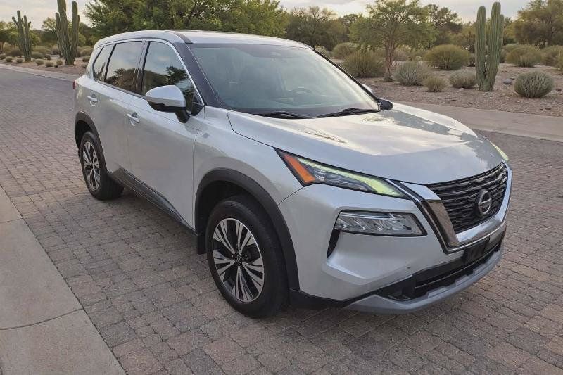 Used 2021 Nissan Rogue SV FWD image 2