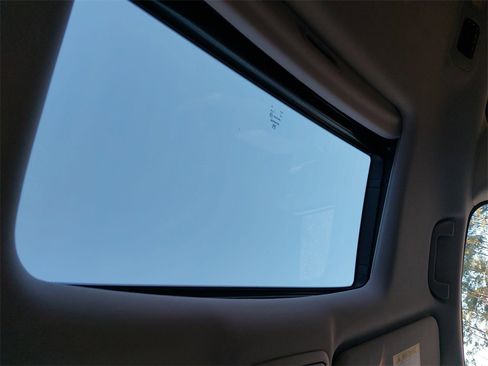 Used 2018 Honda Odyssey EX-L image 25