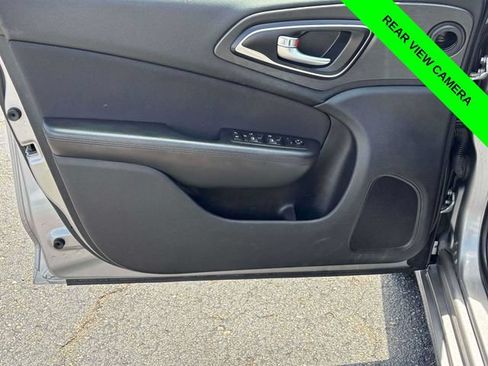 Used 2016 Chrysler 200 LX FWD image 9