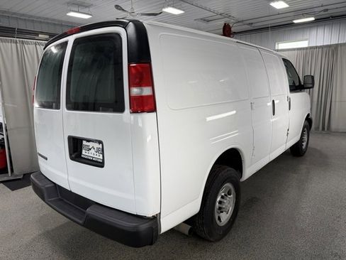 Used 2019 Chevrolet Express 2500 image 4