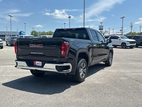 Used 2025 GMC Sierra 1500 SLT AWD/4WD image 4