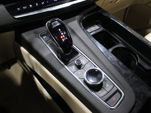Used 2021 Cadillac Escalade Premium Luxury w/ Driver Assist Tech Package AWD/4WD image 22