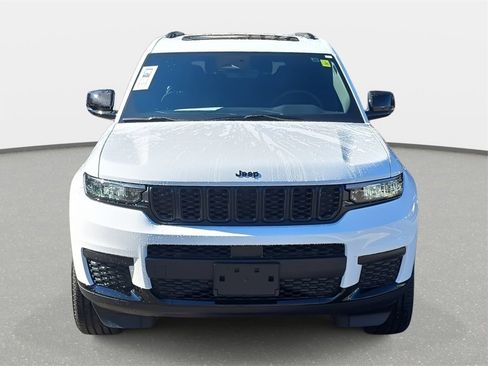 New 2025 Jeep Grand Cherokee L Altitude image 2