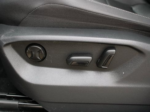 Certified 2020 Volkswagen Tiguan SE w/ Panoramic Sunroof Package image 9