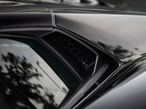 Used 2022 Lamborghini Huracan STO image 21