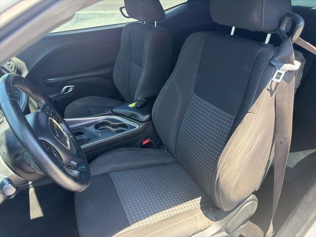 Used 2017 Dodge Challenger SXT RWD image 11