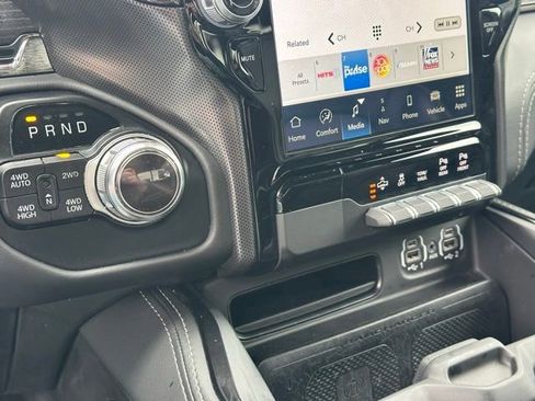 Used 2022 RAM 1500 Limited AWD/4WD image 10