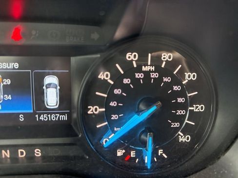 Used 2018 Ford Explorer XLT image 18