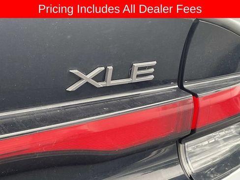 Used 2024 Toyota Prius XLE FWD image 6