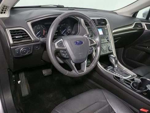 Used 2014 Ford Fusion SE w/ Equipment Group 202A FWD image 19