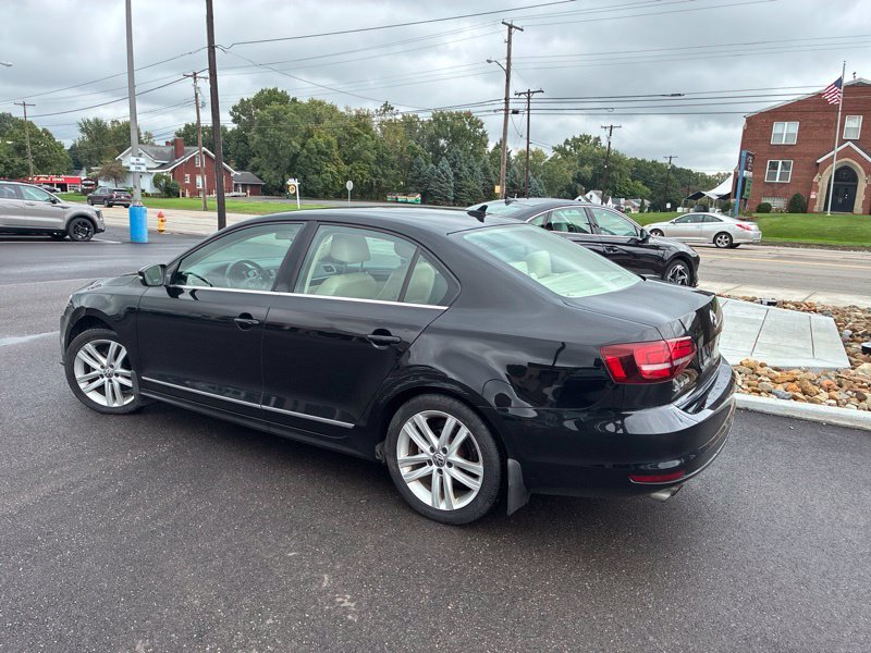 Used 2017 Volkswagen Jetta SEL FWD image 3