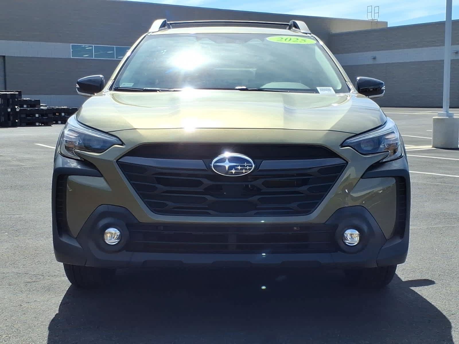 Used 2025 Subaru Outback Premium w/ Popular Package #1A AWD/4WD image 2