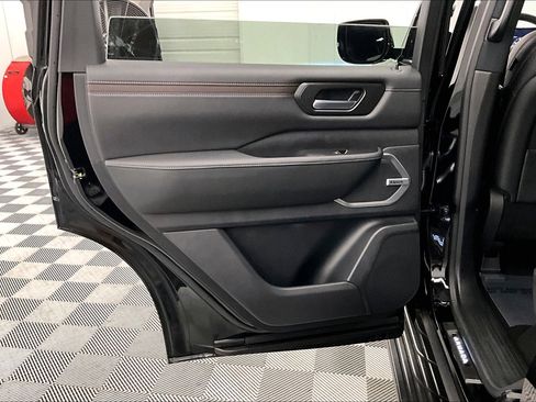 New 2026 Nissan Armada Platinum AWD/4WD image 31