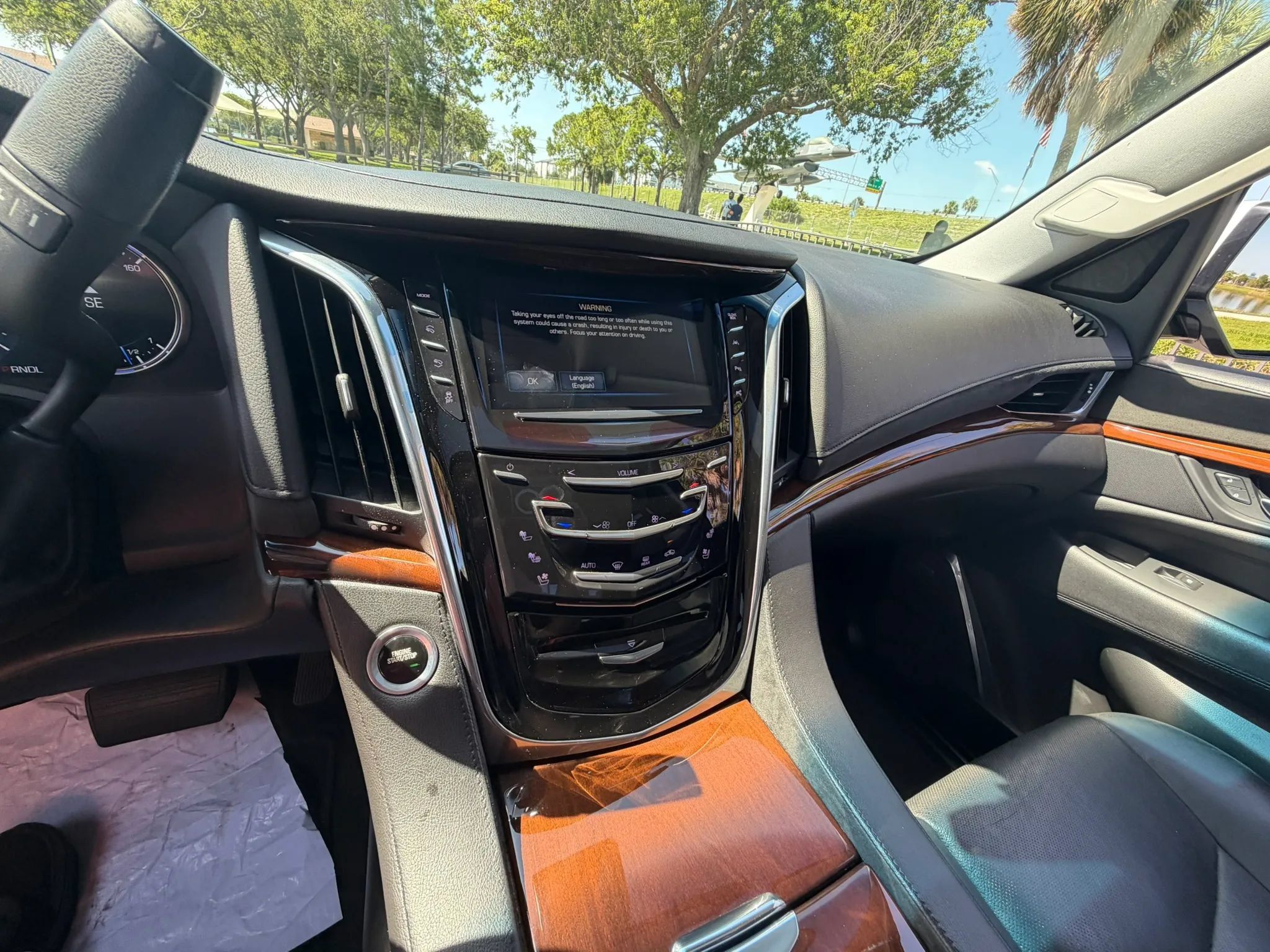 Used 2018 Cadillac Escalade Premium Luxury w/ LPO, Radiant Package RWD image 26