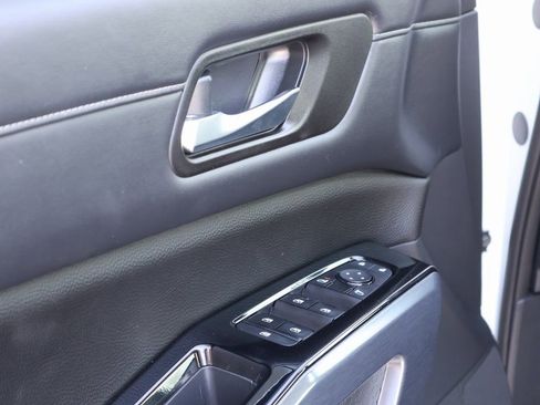 Used 2023 Nissan Pathfinder SL image 7