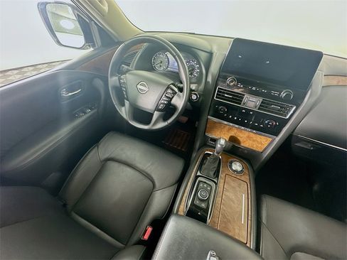 Used 2024 Nissan Armada SL w/ Captain's Chairs Package image 9