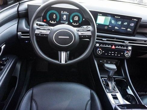 Used 2025 Hyundai Santa Cruz SEL image 14