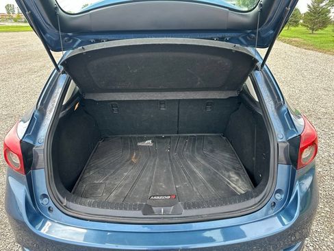 Used 2018 MAZDA MAZDA3 Grand Touring w/ Premium Equipment Package FWD image 11