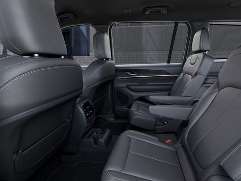 New 2025 Jeep Grand Cherokee L Limited w/ Black Appearance Package image 23