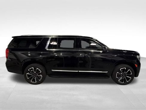 Used 2023 GMC Yukon XL Denali AWD/4WD image 4