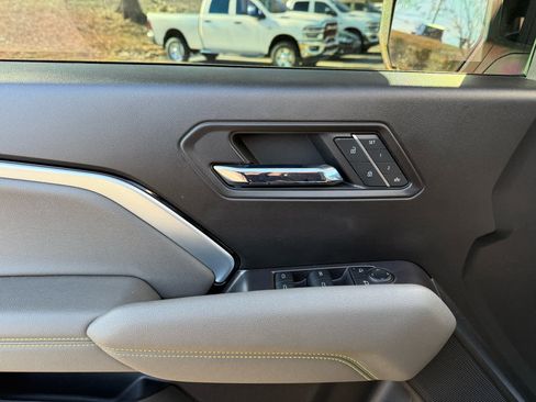 Used 2023 Chevrolet Colorado ZR2 w/ ZR2 Convenience Package III image 14