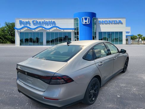 New 2025 Honda Accord SE image 7