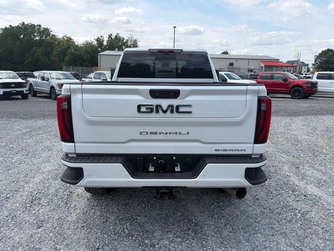 Used 2025 GMC Sierra 2500 Denali Ultimate AWD/4WD image 9