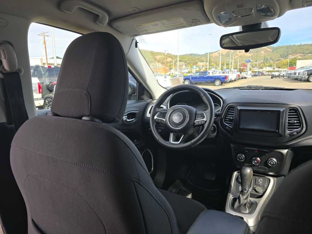 Used 2018 Jeep Compass Sport AWD/4WD image 10