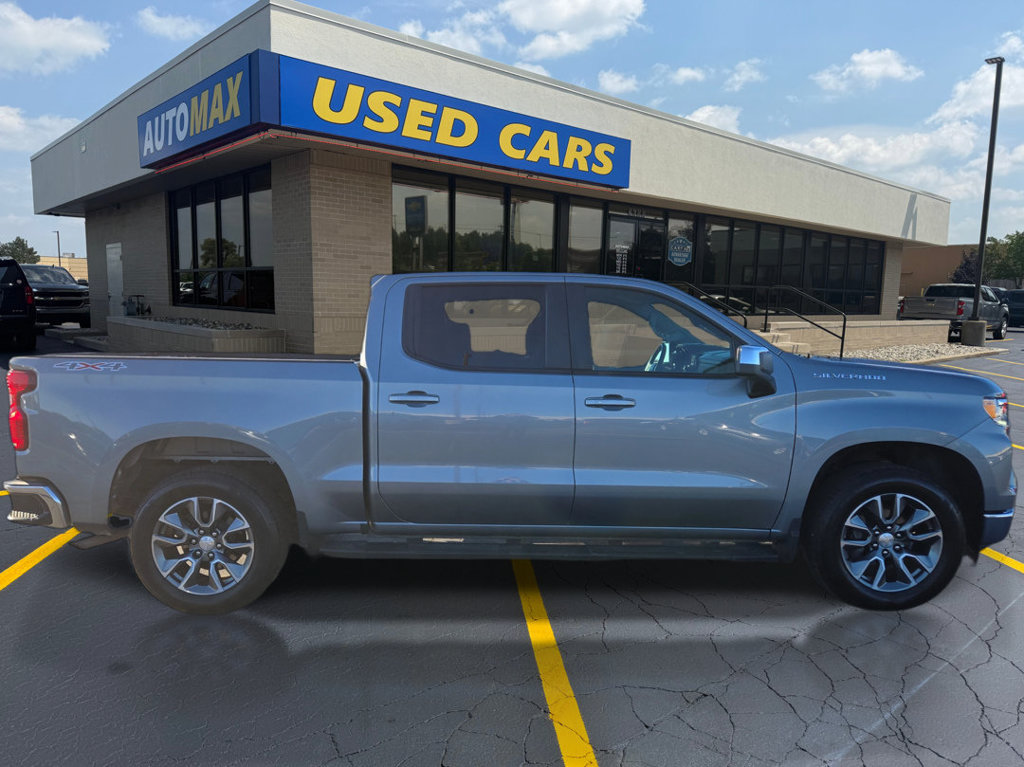 Used 2024 Chevrolet Silverado 1500 LT w/ Convenience Package II AWD/4WD image 2