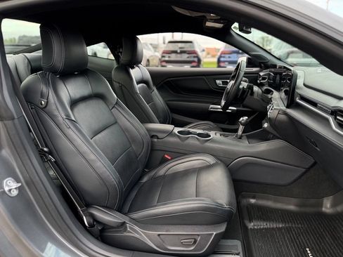 Used 2025 Ford Mustang GT Premium RWD image 17