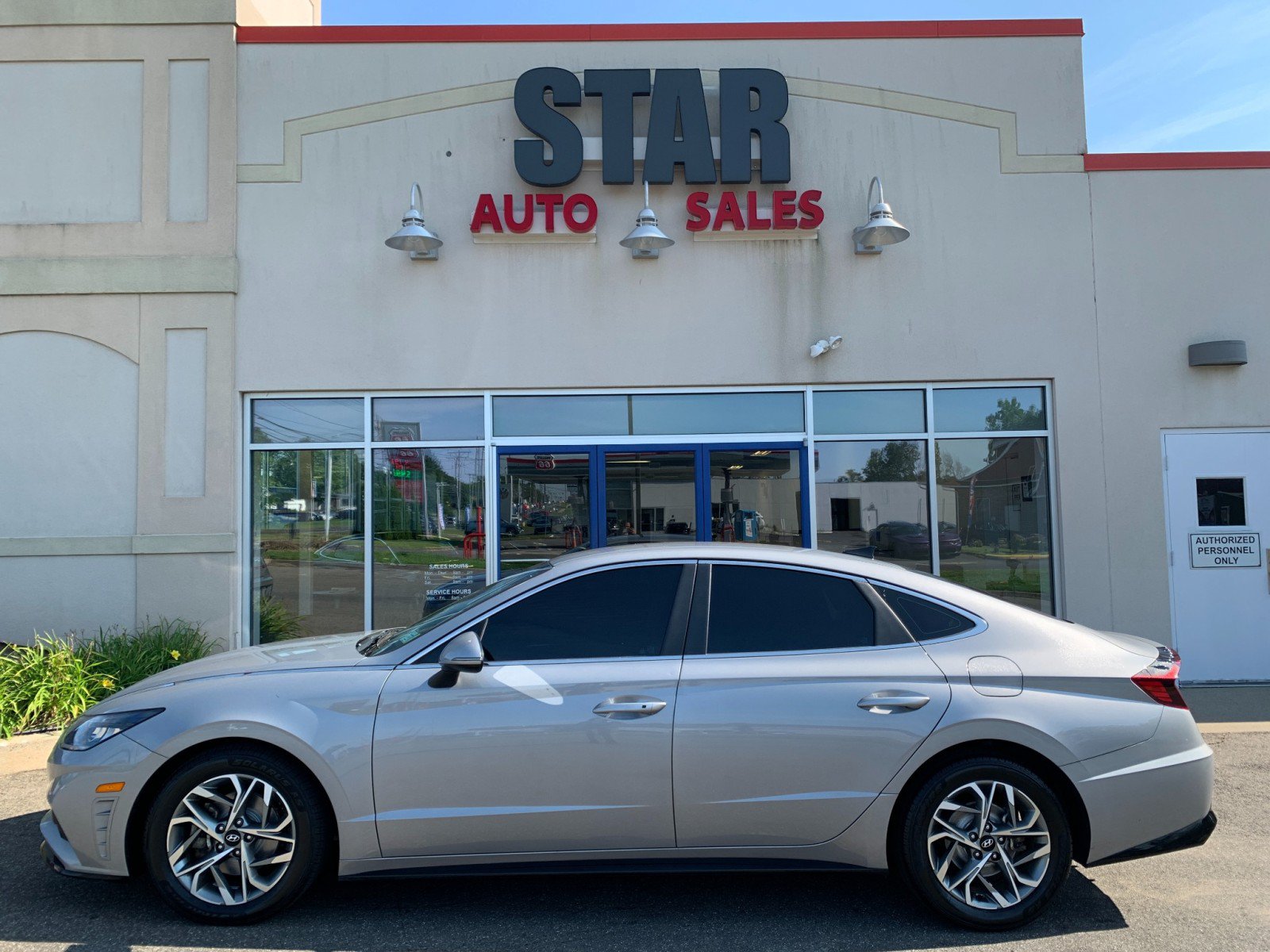 Used 2023 Hyundai Sonata SEL FWD image 4