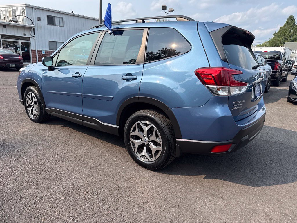 Used 2021 Subaru Forester Premium AWD/4WD image 7