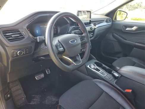 Used 2023 Ford Escape ST-Line image 13