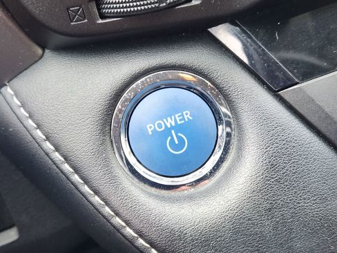 Used 2018 Toyota RAV4 LE AWD/4WD image 20