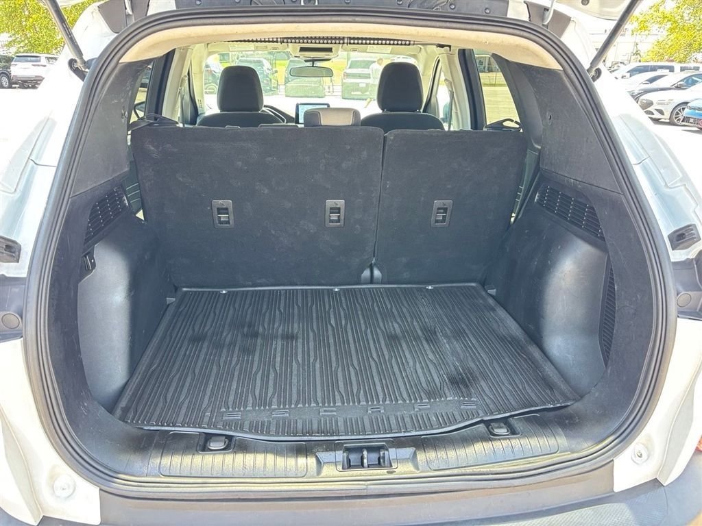 Used 2022 Ford Escape SE w/ Cold Weather Package FWD image 17
