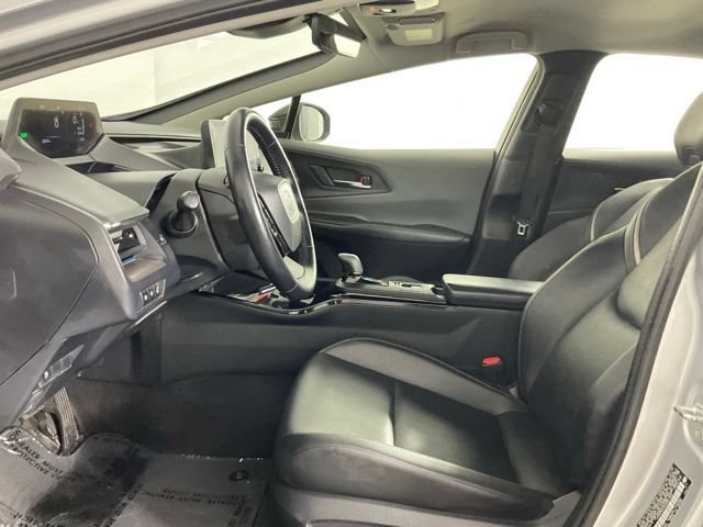 Used 2025 Toyota Prius XLE FWD image 10