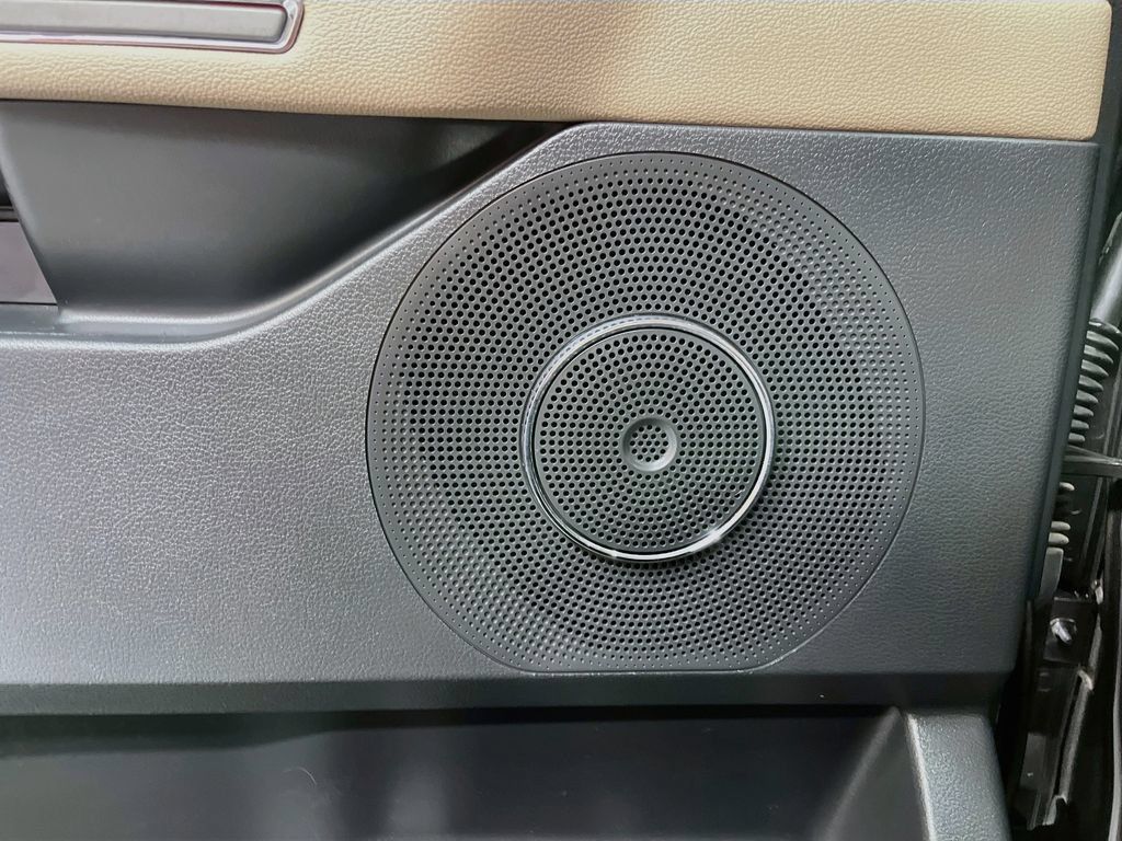 Used 2024 Ford Expedition XLT AWD/4WD image 19