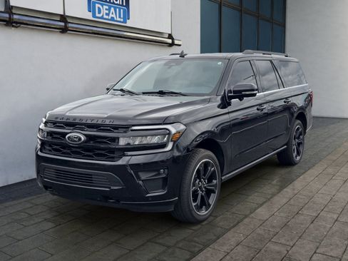 Used 2023 Ford Expedition Max Limited AWD/4WD image 3