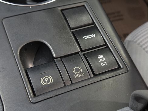 Used 2023 Toyota Highlander L FWD image 22