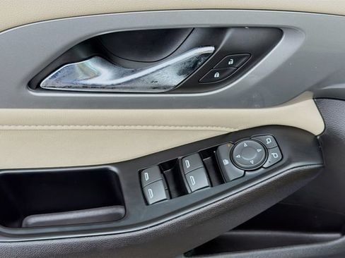 Used 2022 Chevrolet Traverse LS w/ Midnight/Sport Edition FWD image 23