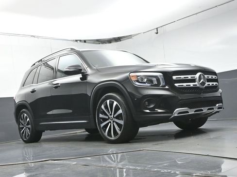 Used 2020 Mercedes-Benz GLB 250 w/ Premium Package image 10