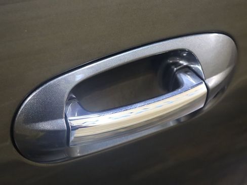 Used 2016 Ford Expedition EL XLT w/ Equipment Group 202A image 16