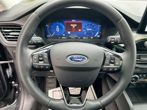Used 2021 Ford Escape Titanium AWD/4WD image 33