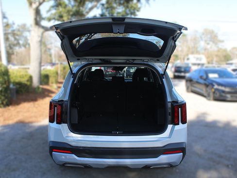 New 2026 Kia Sorento LX FWD image 9