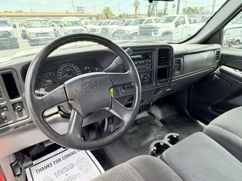 Used 2006 Chevrolet Silverado 2500 W/T w/ Heavy-Duty Power Package RWD image 11