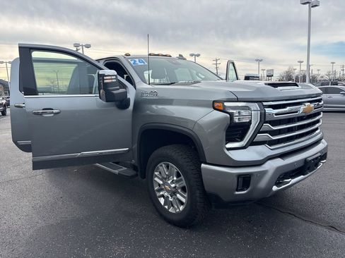 Used 2024 Chevrolet Silverado 3500 High Country w/ High Country Premium Package image 26