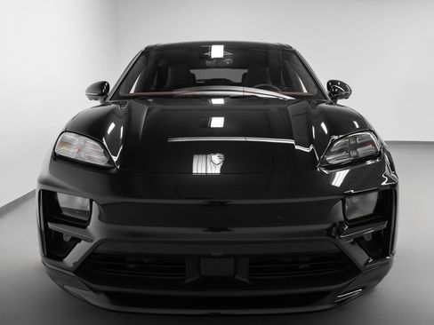New 2025 Porsche Macan Turbo Electric image 8