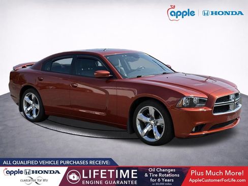 Used 2013 Dodge Charger SXT Plus RWD image 1
