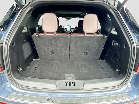 Used 2021 Ford Explorer Platinum w/ Equipment Group 601A AWD/4WD image 31